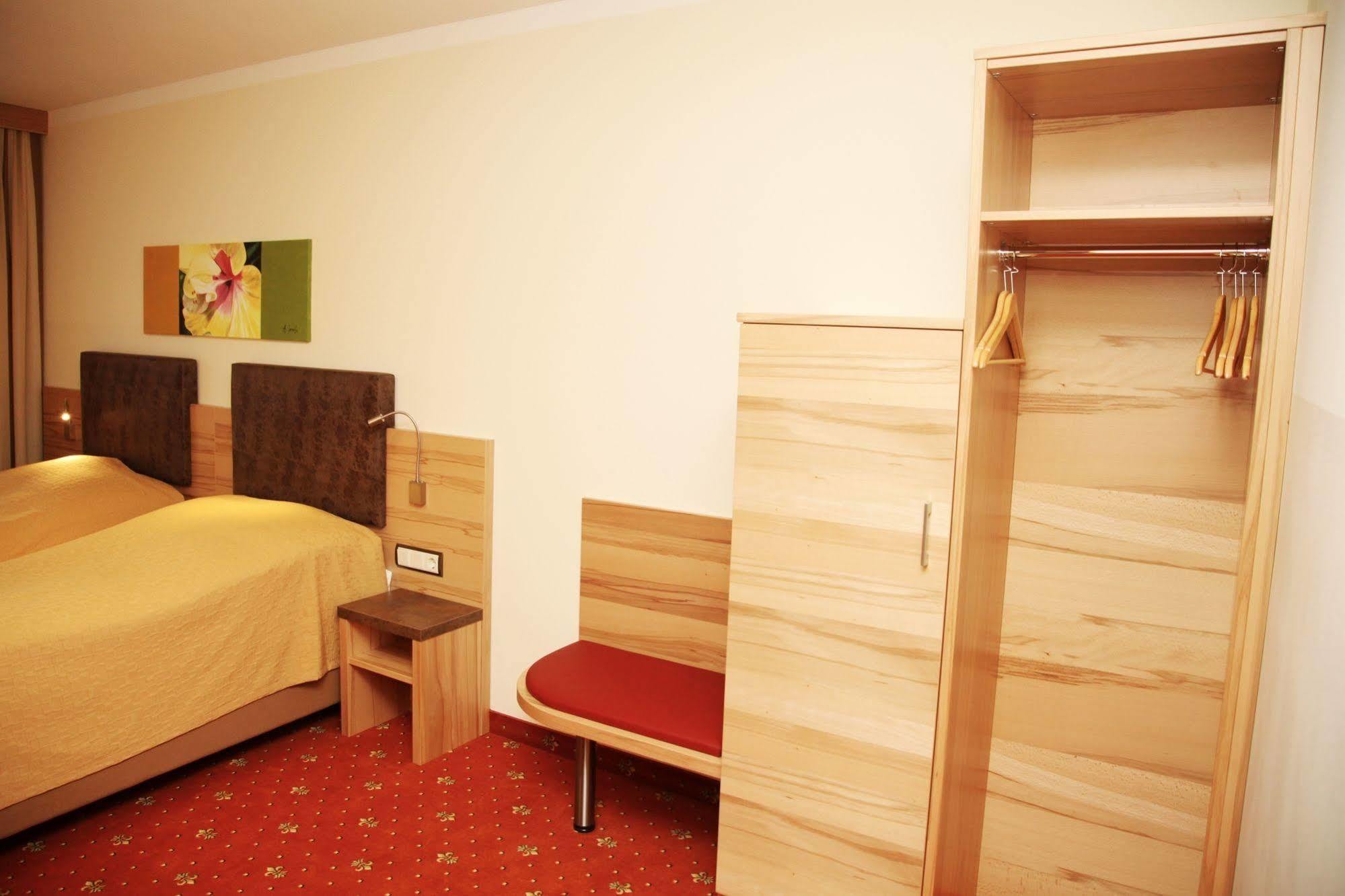 Tinschert Hotel-Restaurant-Partyservice Schwertberg Zewnętrze zdjęcie